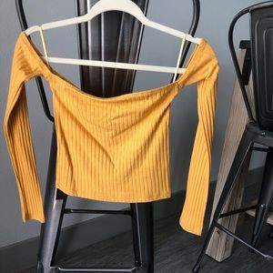 Kendall & Kylie off shoulder crop top